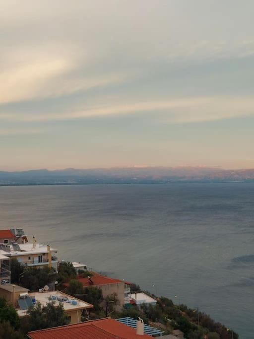 Simply Meraki Gytheian Apt With Panoramic Sea View Гитион Экстерьер фото